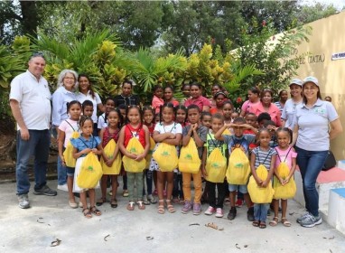 Entrega de &uacute;tiles escolares en la Escuela B&aacute;sica de Parra y la Escuela B&aacute;sica Especial Profesor Jos&eacute; Francisco Mateo, de San Jos&eacute; de Ocoa, a&ntilde;o 2022
