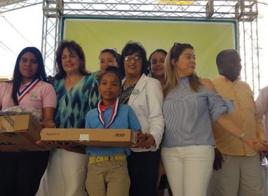 Premio al Merito entregado a los estudiante de la Escula Basica Angel E. Casado, a&ntilde;o 2017. 